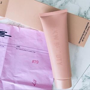 Skin Perfecting Body Foundation. Shade Pale.